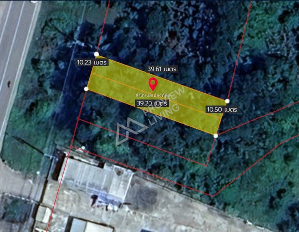 Urgent Sale: Vacant land in Surat Thani, near Chaiburi Hospital, next to the main road. Construction has begun for a 4-lane road. Selling by plot.
