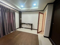 Urgent sale: Two-story detached house, Siraphat Private Thung Gong. 3 bedrooms, 2 bathrooms. Near Bangkok Hospital, Central Plaza, and Surat Thani Hospital.